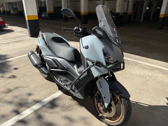 YAMAHA XMAX 300 CONNECTED ABS YAMAHA XMAX 300 CONNECTED ABS